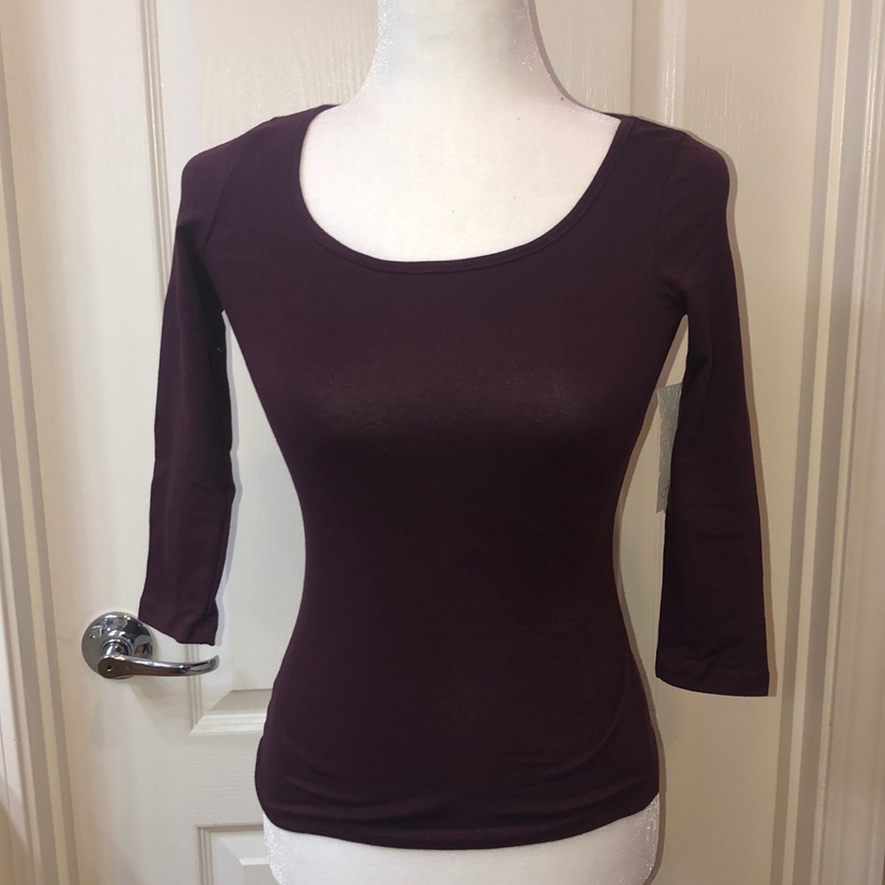 ⭐️ 5 for $25! NWT Burgundy 3/4 Sleeve Top